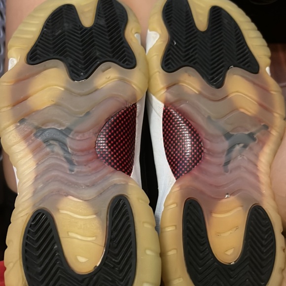 72-10 Jordan 11 - Picture 4 of 4